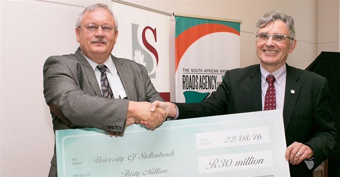Kobus van der Walt, Regional Manager, SANRAL WR and Prof de Villiers, SU Rector and Vice-Chancellor