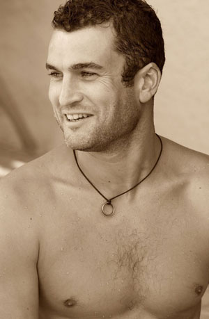 Behind the scenes of Du Toit's role as Hedwig