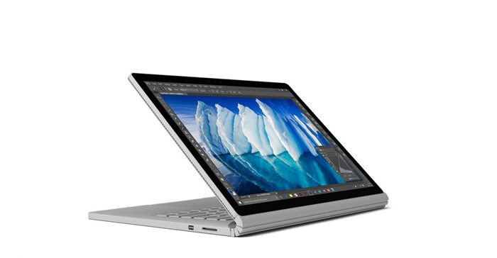 Microsoft aims at Apple with high-end PCs, 3D software