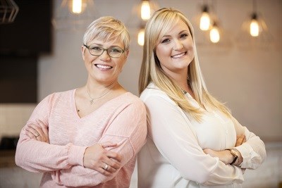 Kim and Jess - our lionesses of Africa