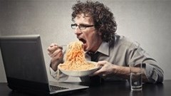 Desktop dining: to lunch or not to lunch