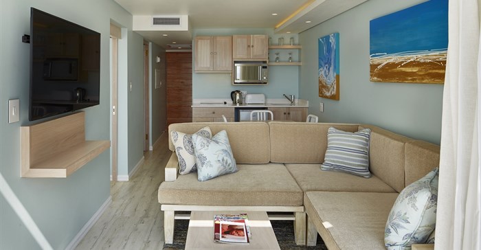 La Montagne refurbished lounge