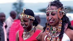 Eco-huts attract tourists and cash to Kenyan herding communities