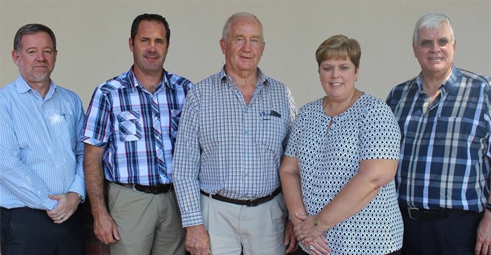 (L-R): Newton Cockroft (Director: Deloitte SA, head of Government Growth Initiative); Andy Buchan (Kwanalu President); John Bredin (Harry Gwala Agri chairman), Sandy La Marque (CEO of Kwanalu) and agricultural economist, Professor JP Landman.