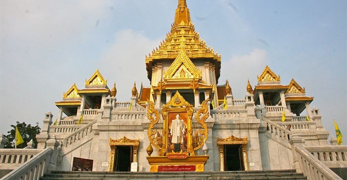 Ian Gratton via  - Wat Traimit