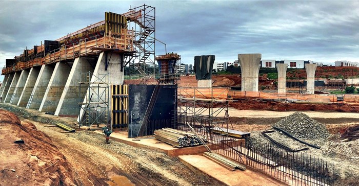 Construction of a bridge over the N2 motorway is progressing well. The bridge will connect Cornubia with the Umhlanga Ridge town centre.