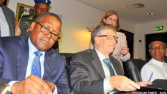 Aliko Dangote and Bill Gates. Source: