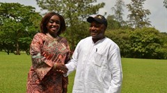 IITA Director General Nteranya Sanginga (right) welcomes the Nigerian Minister of Finance, the Hon. Kemi Adeosun (left) to IITA, Ibadan. Photo: O. Adebayo, IITA