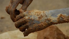 Hunt for survivors after Ghana goldmine collapse