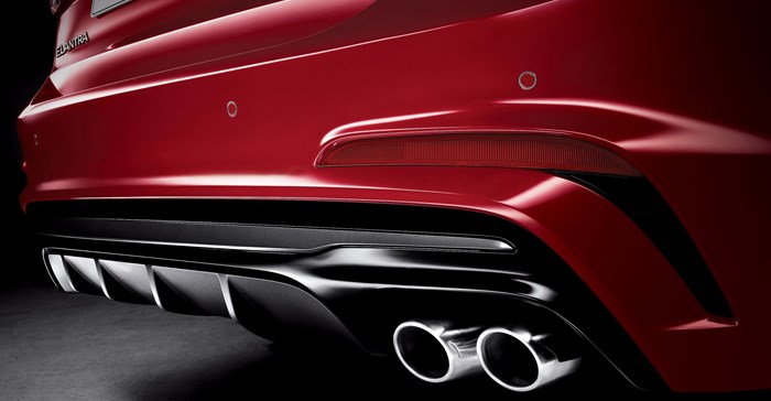 Flagship Hyundai Elantra: Comfortable sedan with zippy performance