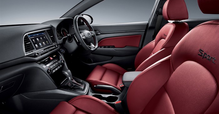 Flagship Hyundai Elantra: Comfortable sedan with zippy performance