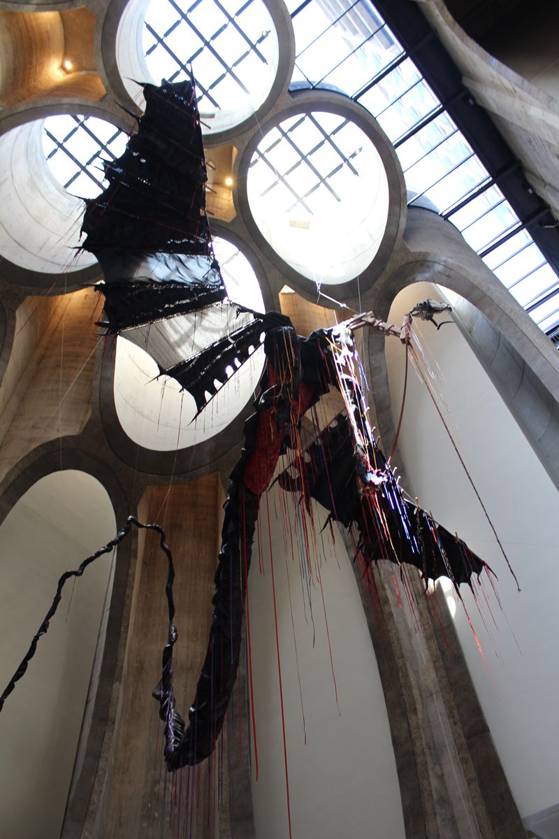 Nicholas Hlobo - i impundulu zonke ziyandilandela