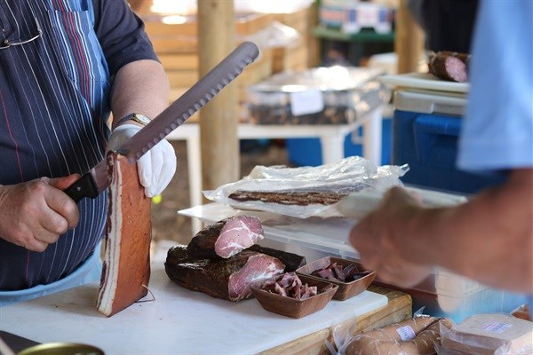 Eat, shop, play in Knysna