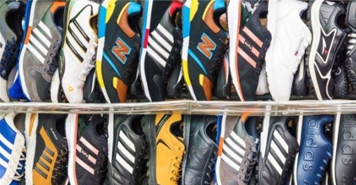 SARS cracks down on counterfeit clothing