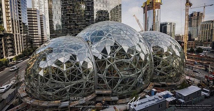 The Spheres, by Ron Cogswell, , CC BY 2.0