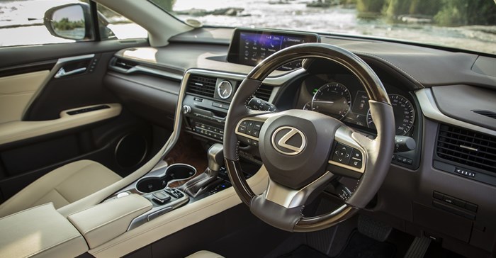 Lexus RX 350L: Glamour and glitz for seven sophisticates