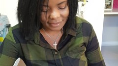 Hout Bay designer's rooibos purses score shelf space in Paris