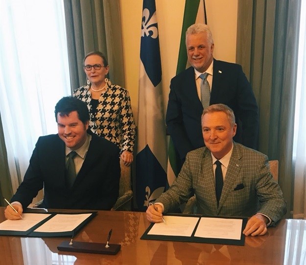 Front (L-R): GreenCape CEO Mike Mulcahy, Écotech Québec president and CEO Denis Leclerc. Back (L-R): Western Cape Premier Helen Zille, Quebec Premier Philippe Couillard