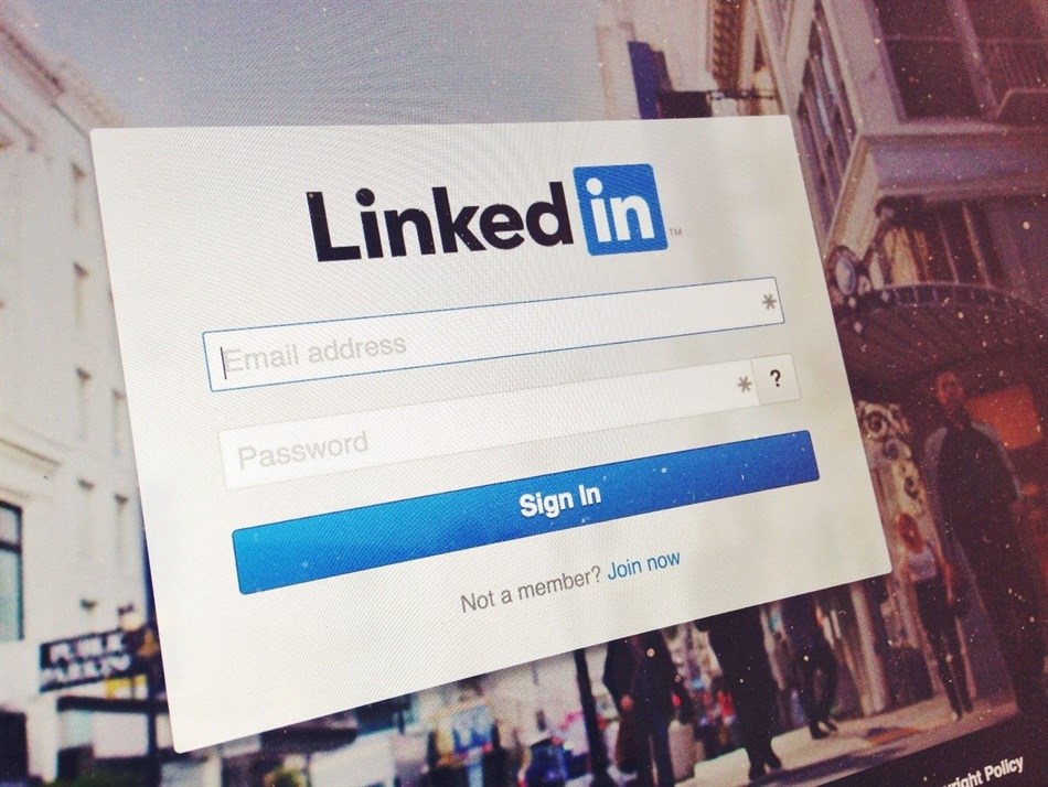 Source:<p>LinkedIn login and interface