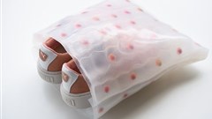 Designing the future of self-adapting sportswear using bacteria