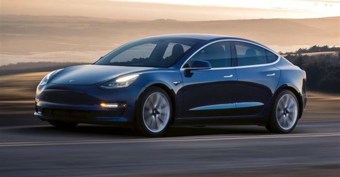 Tesla's Summon self-parking feature is now available to Model 3 owners