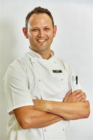 Juan Neethling crowned 2018 Unilever Food Solutions Senior Chef of the Year