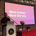 Mark Tomlinson of Hellocomputer, presenting at the Red & Yellow School's #DigitalAgencyShowcase. Image via Red & Yellow School .