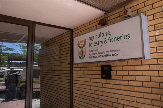 The Department of Agriculture, Forestry and Fisheries is unable to perform many of its most basic tasks, including allocating fishing rights and enforcing regulations, because of the rot and factional war at the top. Photo: Ashraf Hendricks