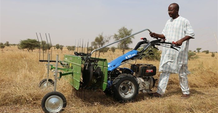 Medium-scale African farmers are relatively wealthy and influential. ©BOULENGER Xavier/Shutterstock