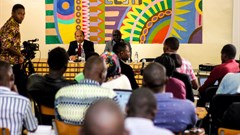 Nicolas Pompigne-Mognard, APO founder & chairman, addresses journalism students in Senegal.