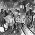 Chinese, black and white labourers in a South African gold mine probably taken between 1904 to 1910. Source: Carptenter/Library of Congress via pingnews (public domain)