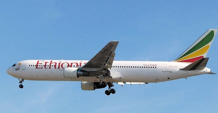 Adrian Pingstone via