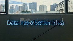 Photo by Franki Chamaki on .