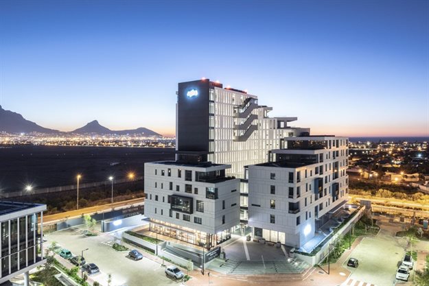 dhk completes sculpted monolithic apartment block in Century City