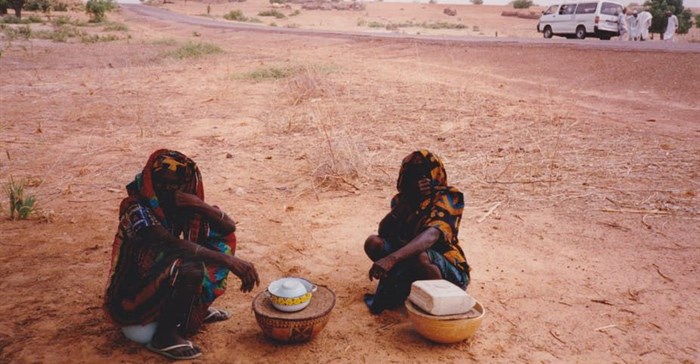 Two women sell roadside refreshments in rural Kano in 2011. Shobana Shankar, CC BY-SA