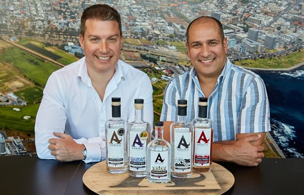 Douglas Oberwortmann and Ludgero Da Cruz, Covert Distributions