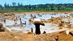 An artisanal mine. Fairphone/Flickr