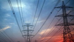 Electricity pylon. Wikimedia Commons