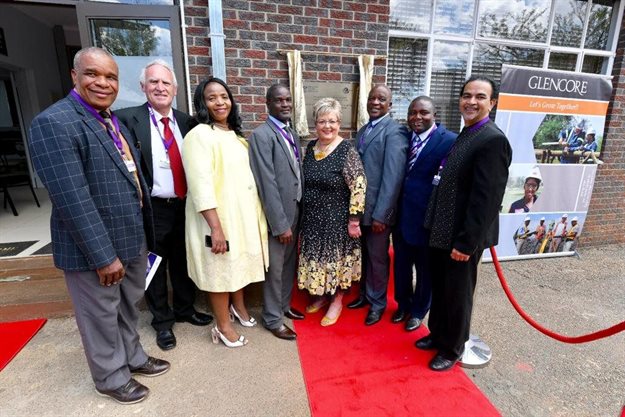 Revealing the plaque at the official opening