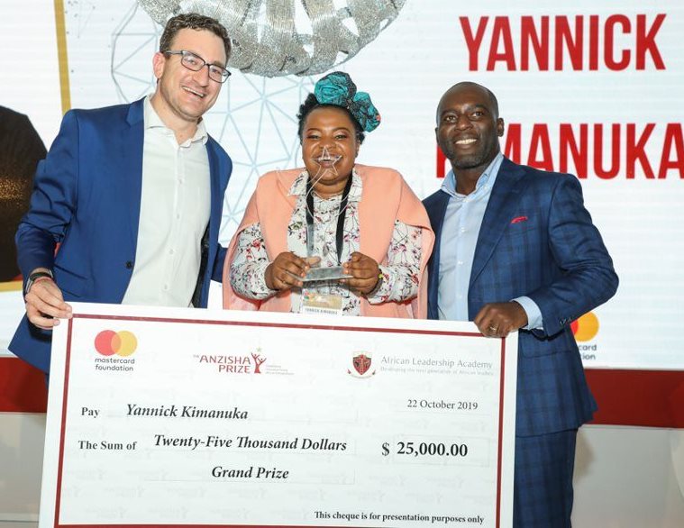 Yannick Kimanuka (centre), winner of the 2019 Anzisha Prize