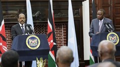 President Mohamed Abdullahi Mohamed of Somalia (left) and Kenya’s President Uhuru Kenyatta.Their countries are in a row over territory. Daniel Irungu/EPA