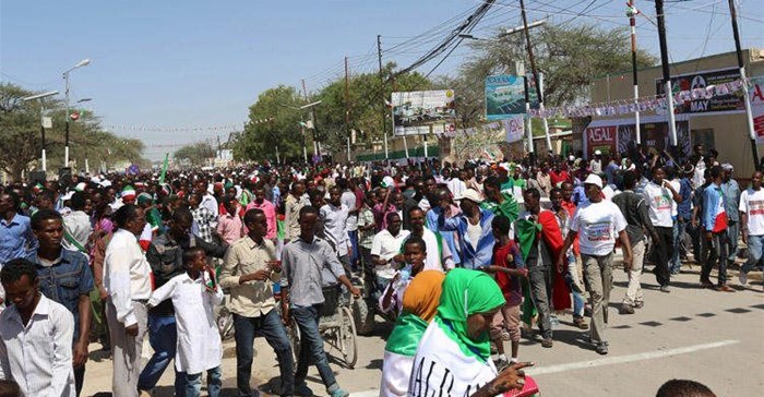 People take part in a parade to mark the 24th self-declared independence day for the breakaway region of Somaliland in the capital Hargeisa on May 18, 2015. On November 18, 2019, Somaliland police shut down a TV station and arrested its editor. Credit: CPJ/Reuters/Feisal Omar.