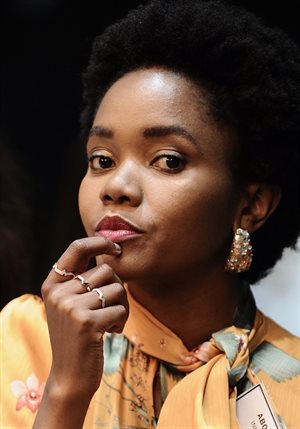 Model and influencer, Abongwe Qokela, modelling the ring.