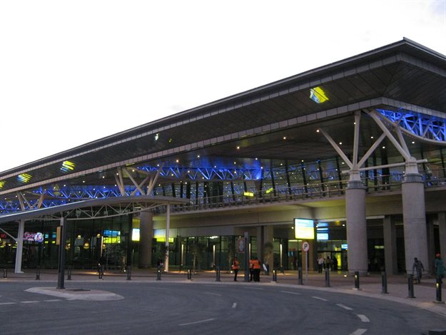 King Shaka International Airport in Durban. Image by Kieron Thwaites, CC BY-SA 2.0,