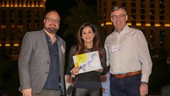 FIPP Insight Award presented to Julia Raphaely by James Hewes, FIPP and Ruud van den Berg, UPM. Image source: .