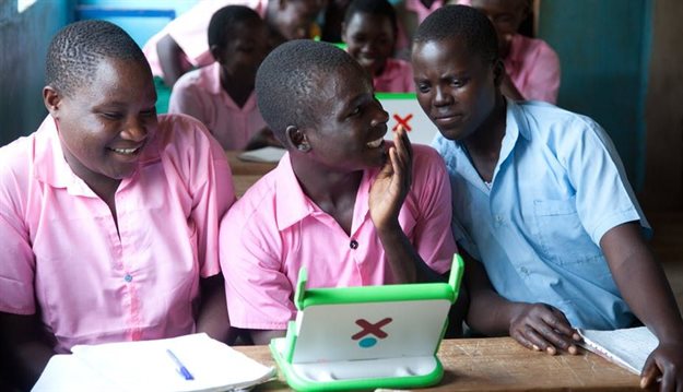 Many Kenyan students have had limited access to computers. 
Image: Stars Foundation/Flickr