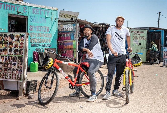 Ayanda Cuba and Buntu Matole. Source: Thom Pierce ©