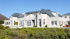 Make Ocean Eleven luxury guesthouse your Hermanus homebase