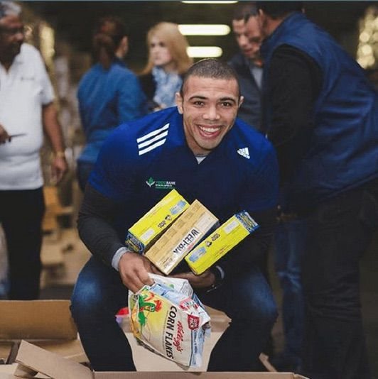FoodForward SA ambassador Bryan Habana