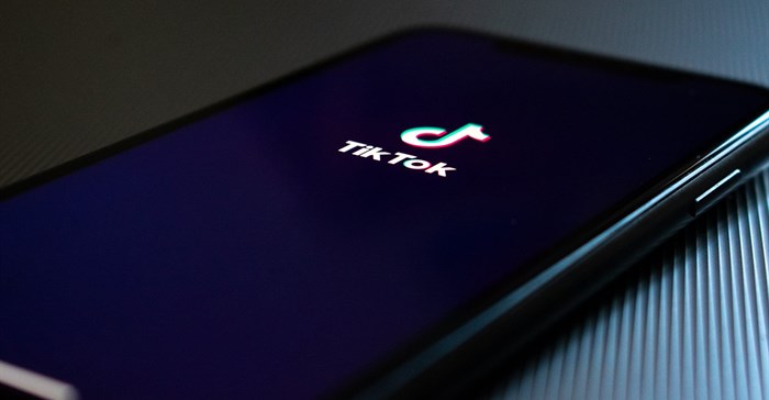 Photo by Kon Karampelas on .